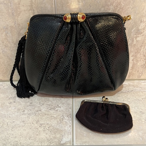 Vintage~Judith Leiber~Black Snake Skin with Gold and Carnelian stones clasp bag - Picture 8 of 9